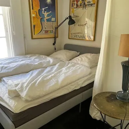 100 Kvadratmeter. Yderst Attraktivt Beliggenhed Apartment