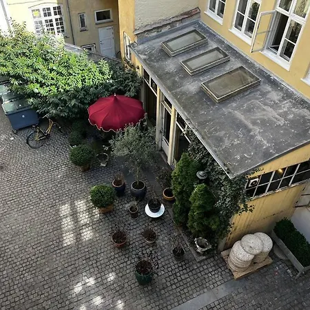 100 Kvadratmeter. Yderst Attraktivt Beliggenhed Apartman *