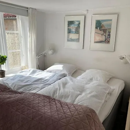 100 Kvadratmeter. Yderst Attraktivt Beliggenhed * Kopenhagen